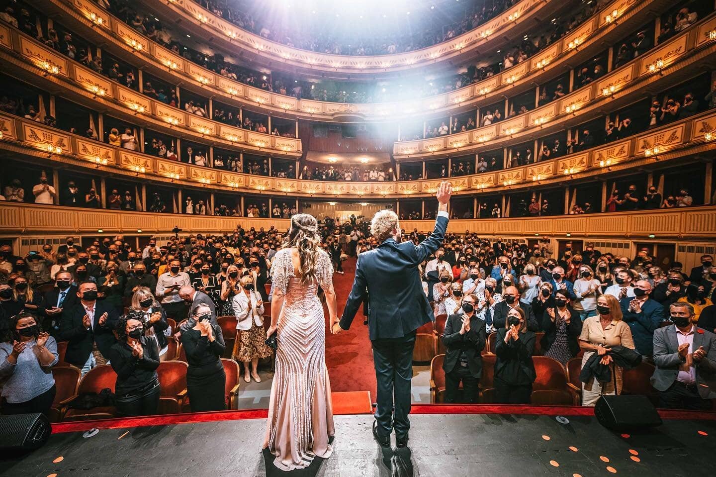 Thommy and Amélie the Clairvoyants on stage