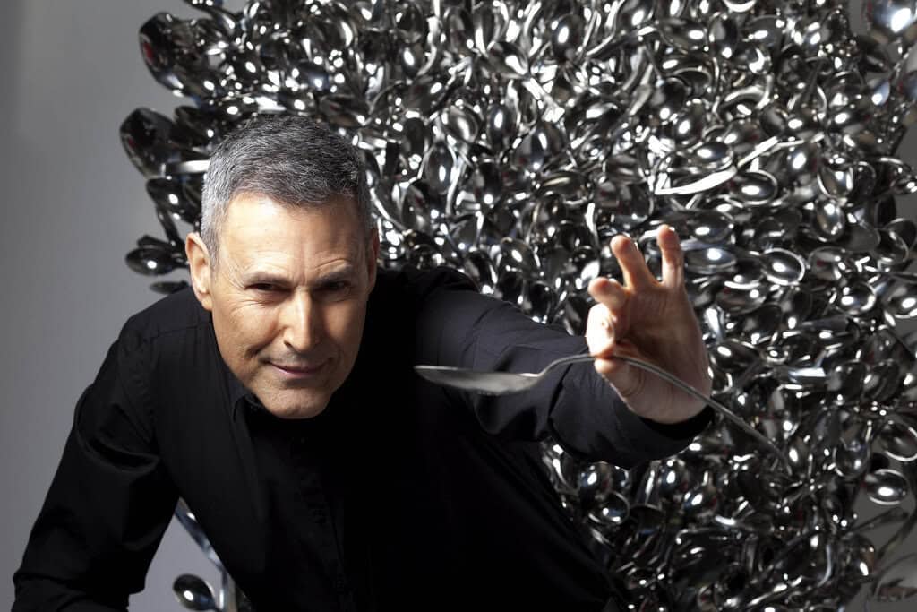 Uri Geller Mentalist Spoonbending