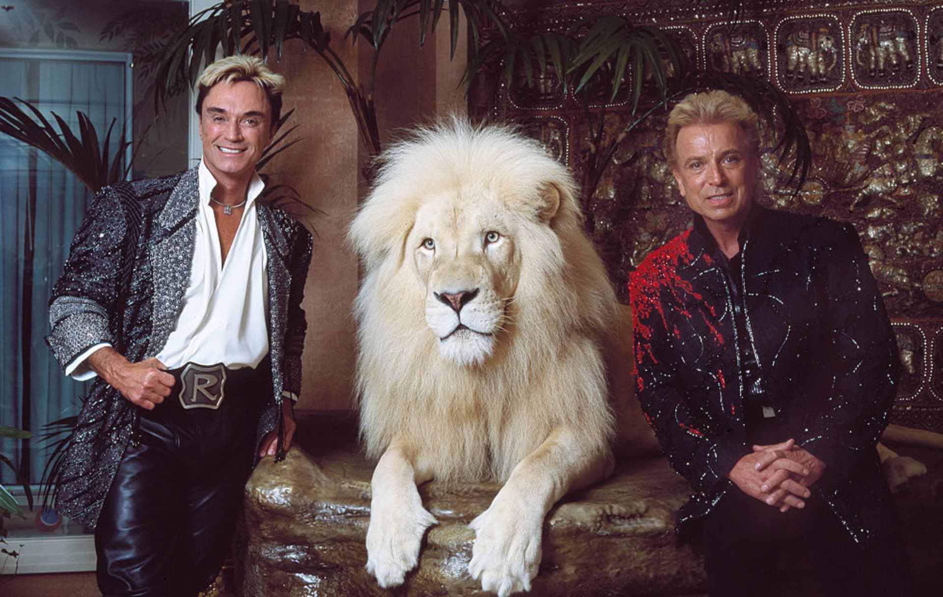 Siegfried & Roy Illusionists with lion